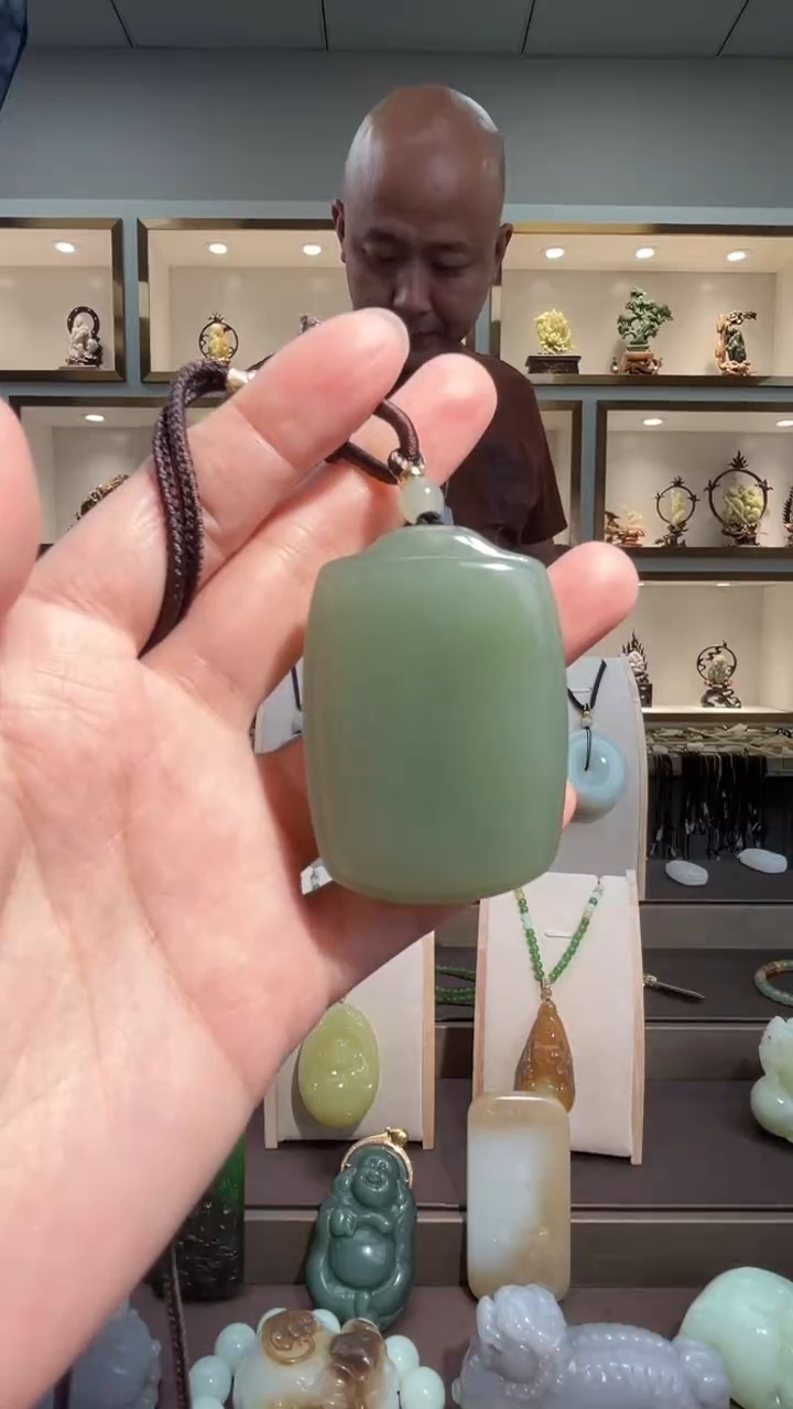 颈饰未镶嵌和田玉苏