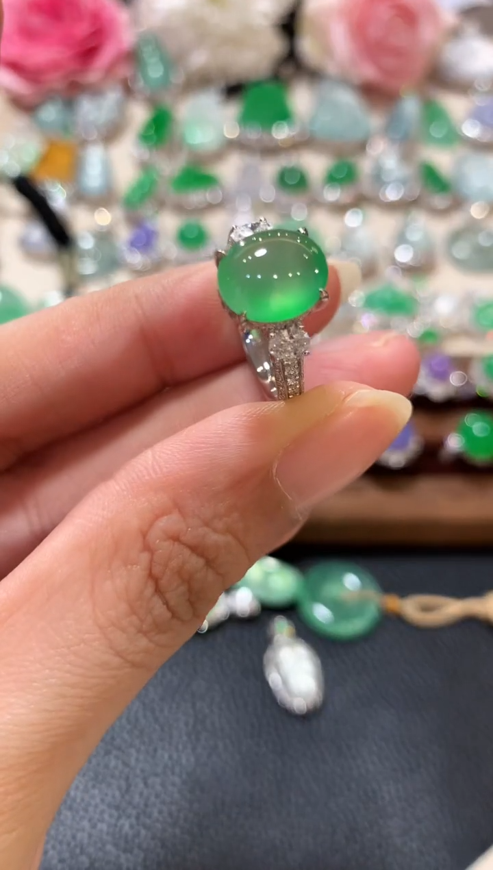 18K金镶嵌戒指翡翠m105   