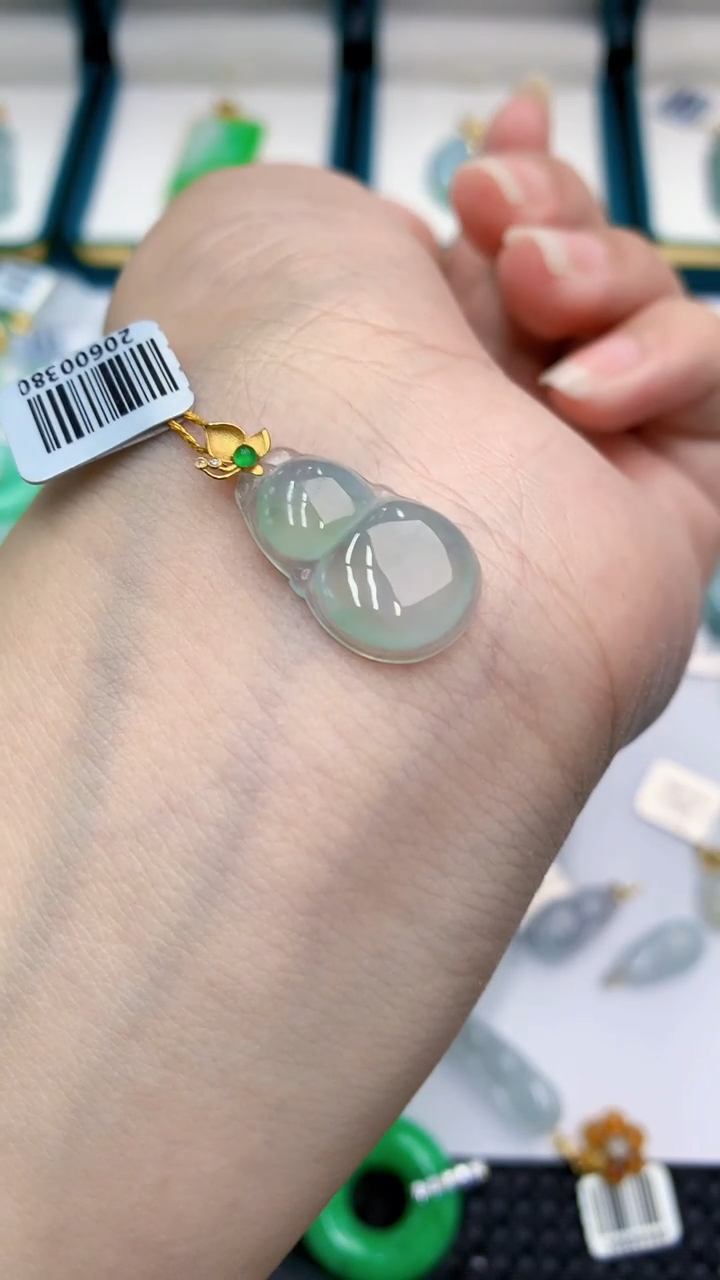 【闪购商品】翡翠颈饰18K金镶嵌            8气1