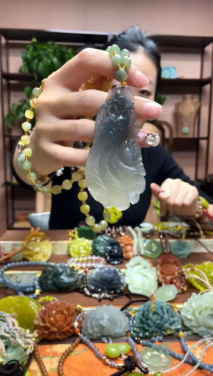 未镶嵌岫玉吊坠·