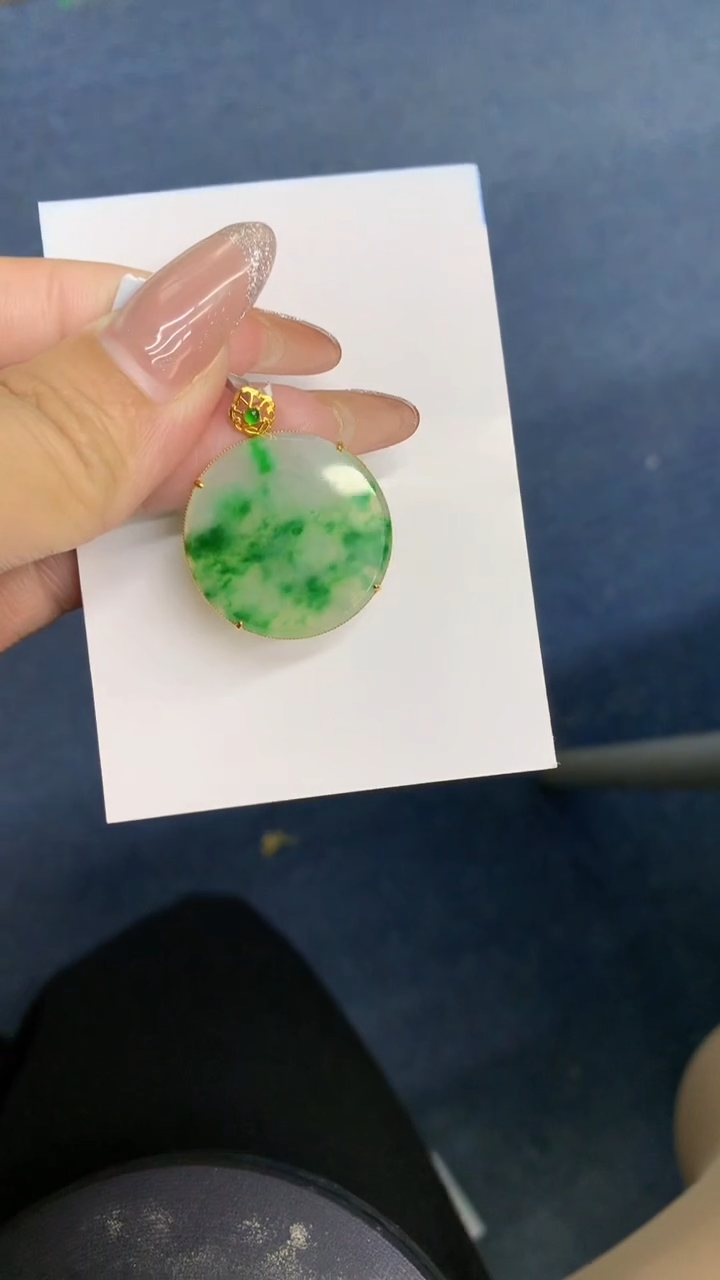 颈饰18K金镶嵌翡翠1