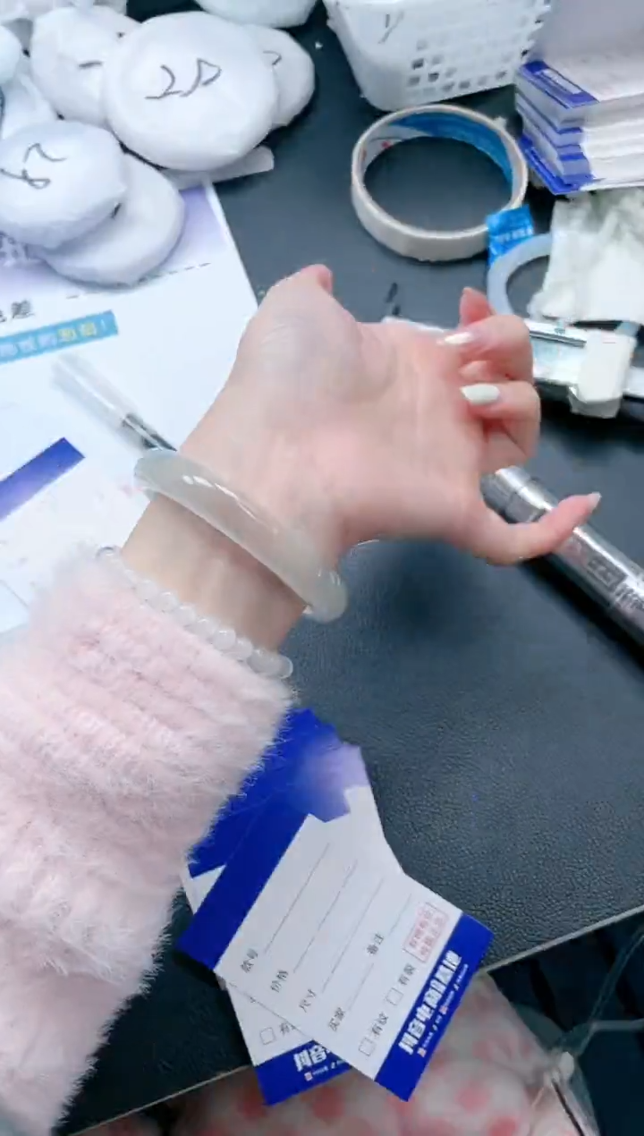 【闪购商品】石英质玉手镯未镶嵌16J93-58