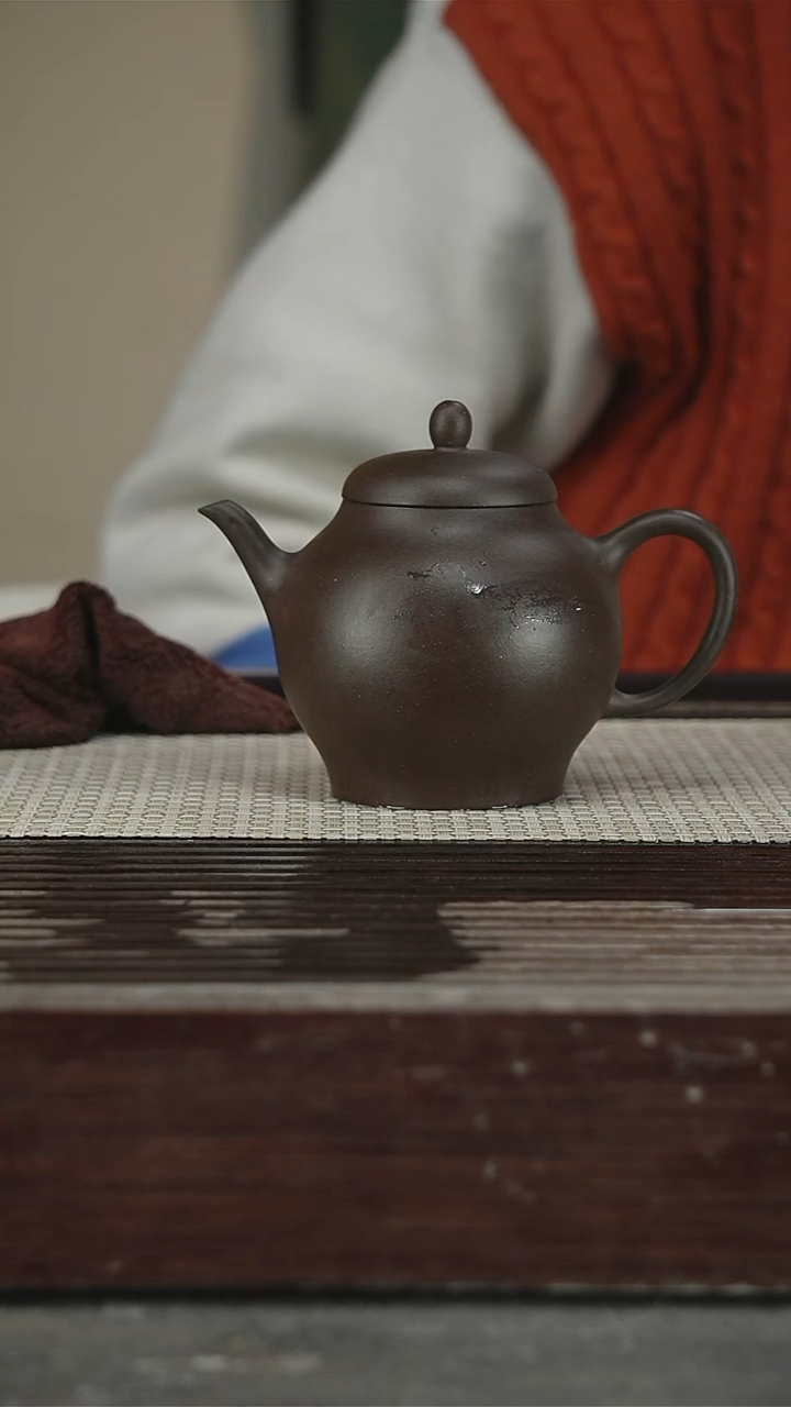 茶壶紫砂高工，带证260CC71号