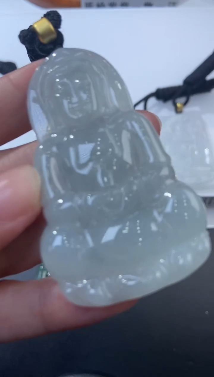 未镶嵌挂件翡翠372604     多人 