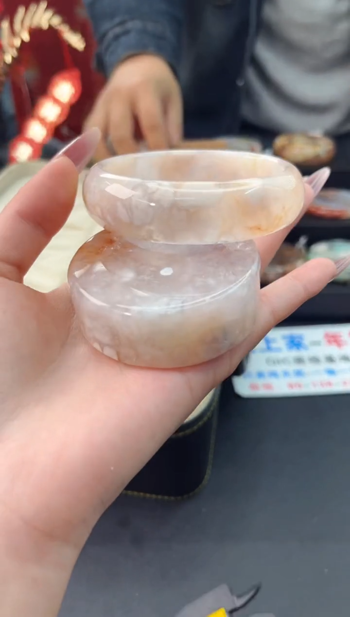 【闪购商品】石英质玉手镯未镶嵌赠送镯心（59圈口）