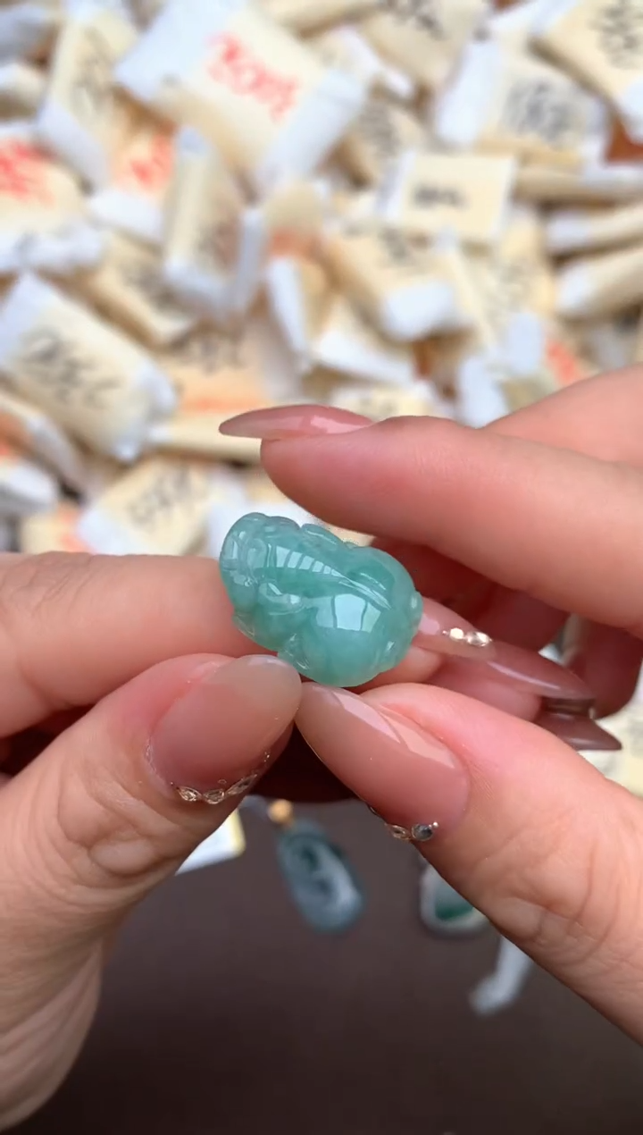 【闪购商品】翡翠挂件未镶嵌— 