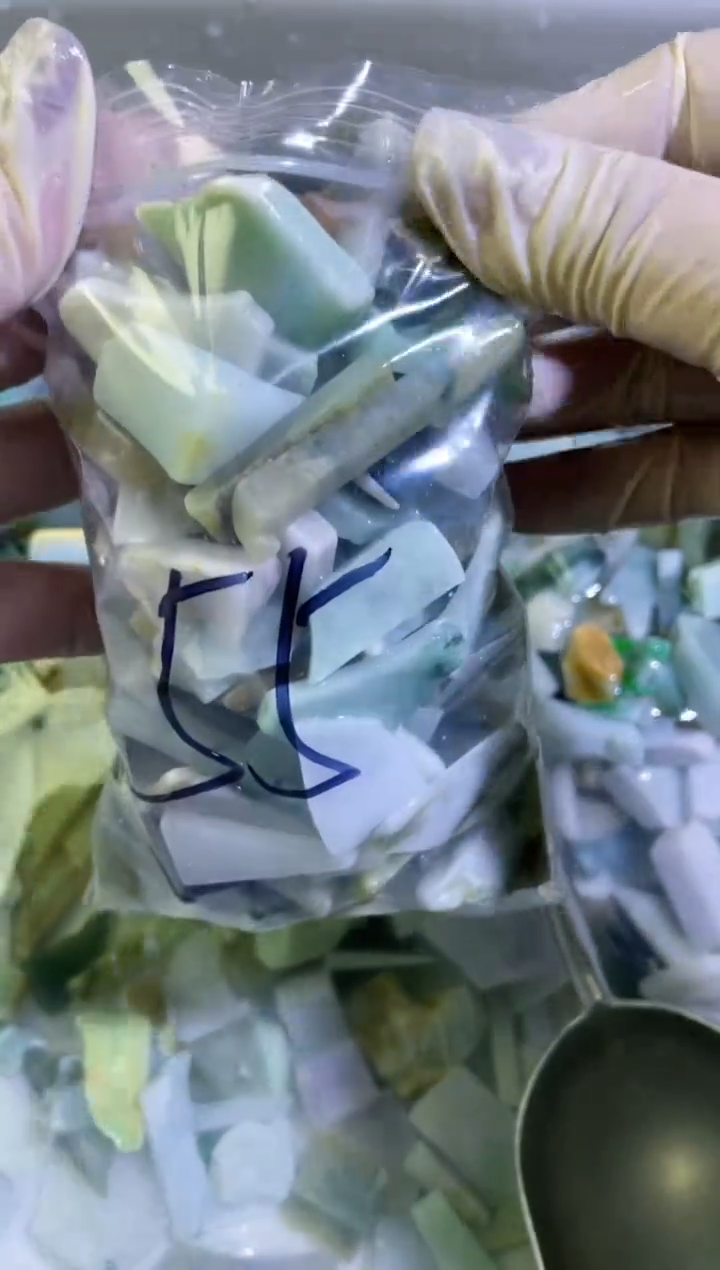 【闪购商品】翡翠颈饰未镶嵌缅甸天然翡翠边角中号500克55