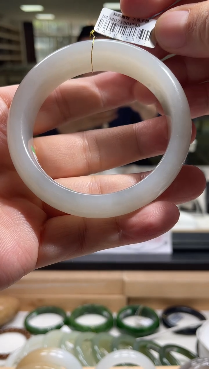 未镶嵌手镯和田玉61圈口 0571