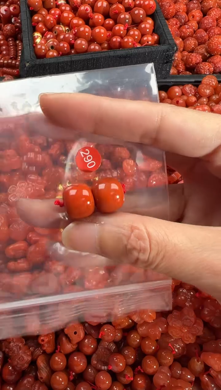 【闪购商品】南红玛瑙颈饰未镶嵌1