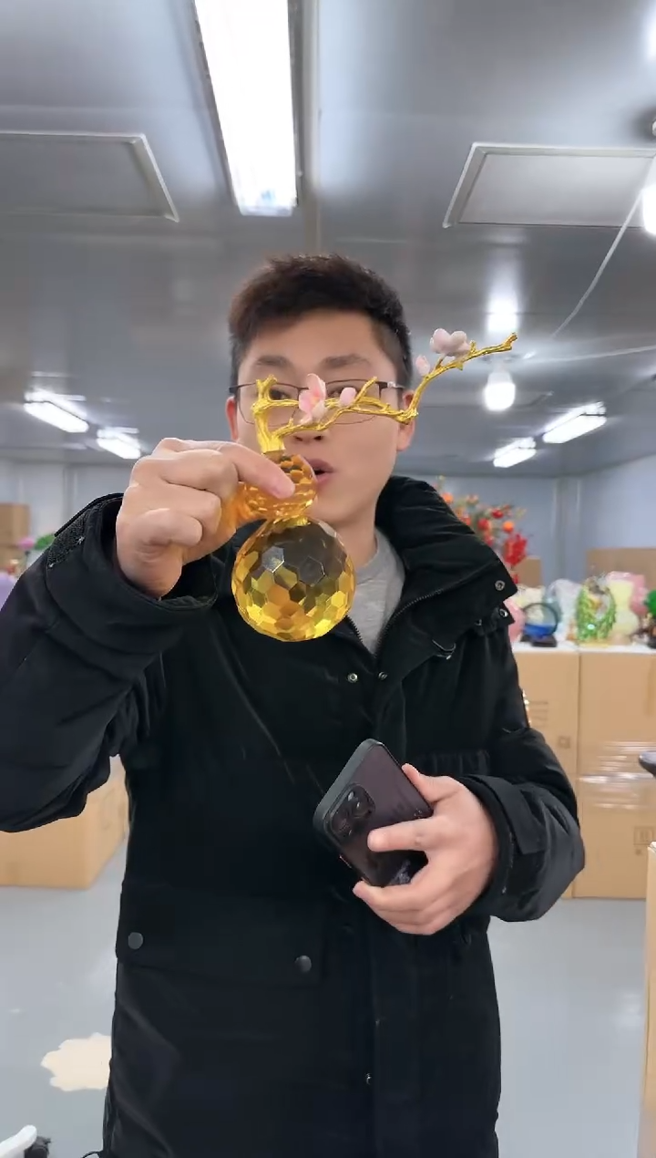 【闪购商品】玻璃云泰0012