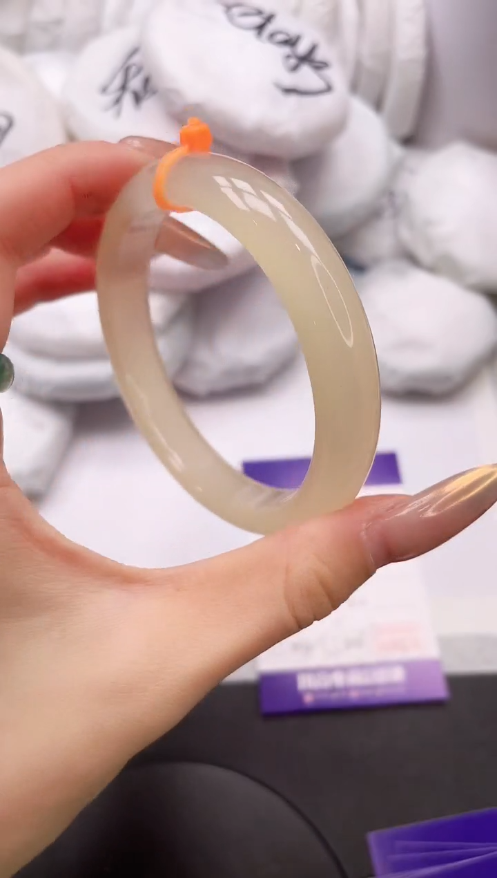 【闪购商品】石英质玉手镯未镶嵌13K349-58