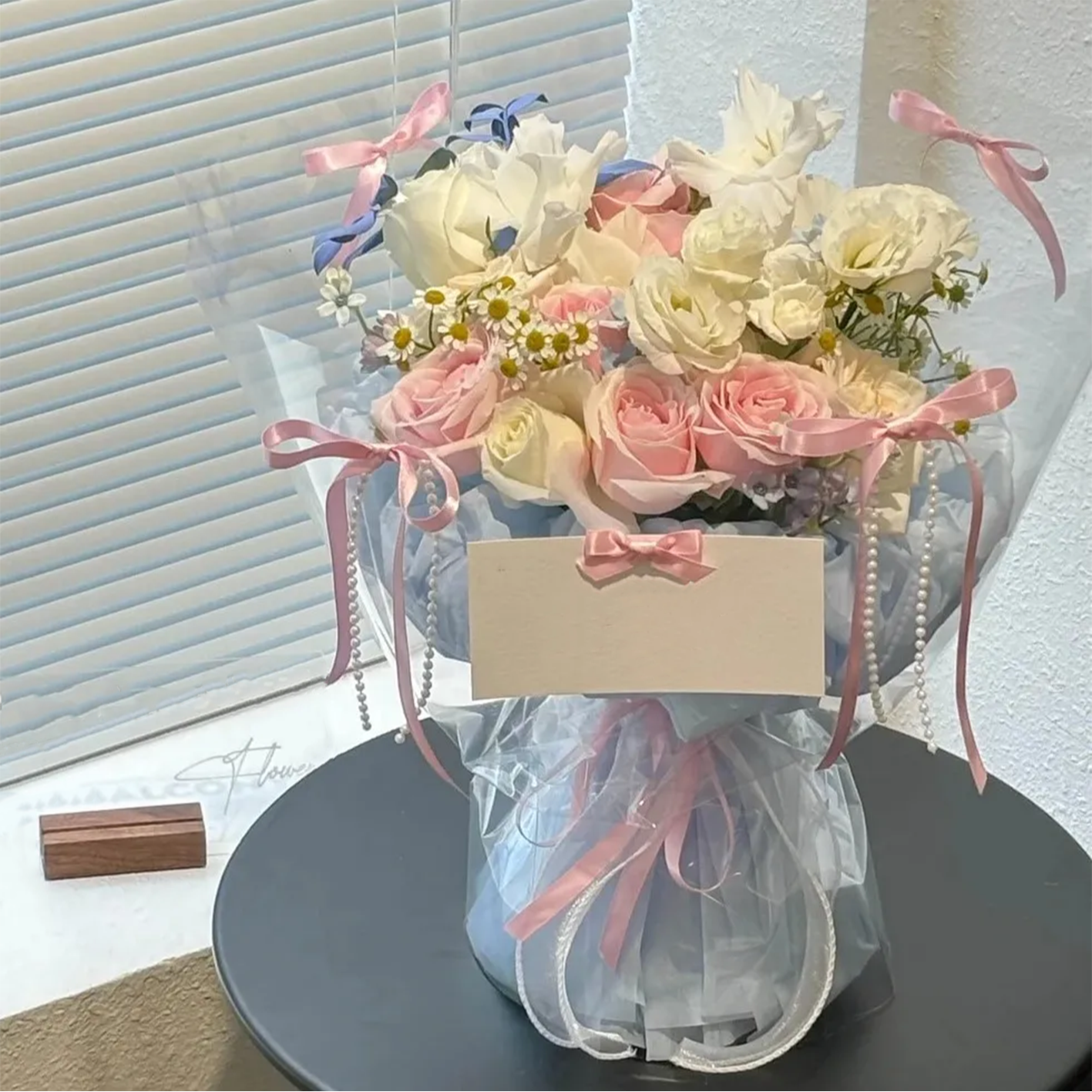 浪漫花束【粉白玫瑰小雏菊多彩混搭花束】送朋友送爱人送老婆送同事纪念日鲜花花束同城鲜花免费配送小时达