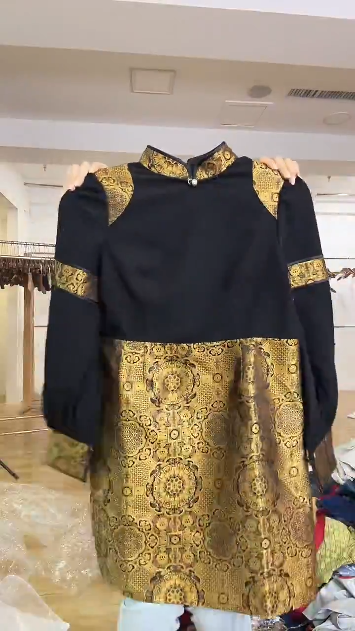 连衣裙       2XL码    125-135斤（没有腰带）