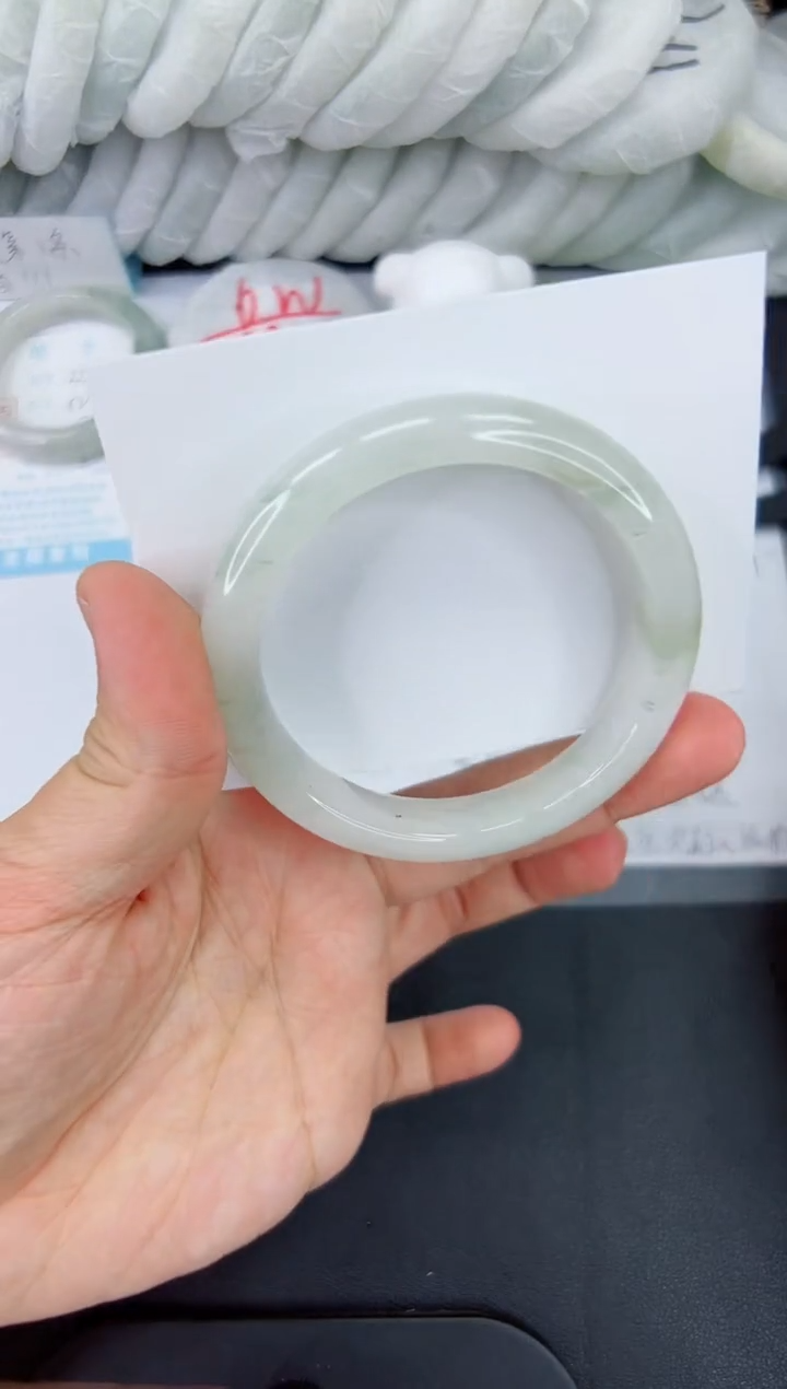 【闪购商品】石英质玉手镯未镶嵌389-58.5