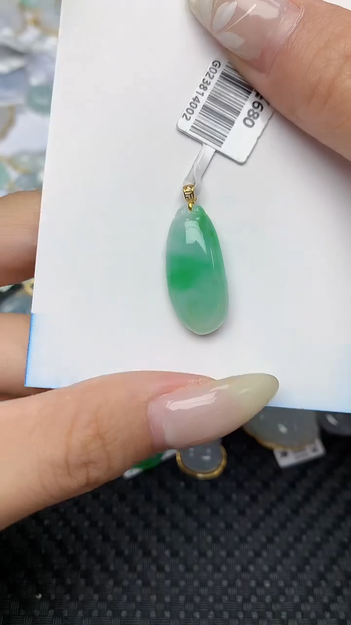 翡翠18K金镶嵌颈饰天然翡翠a货