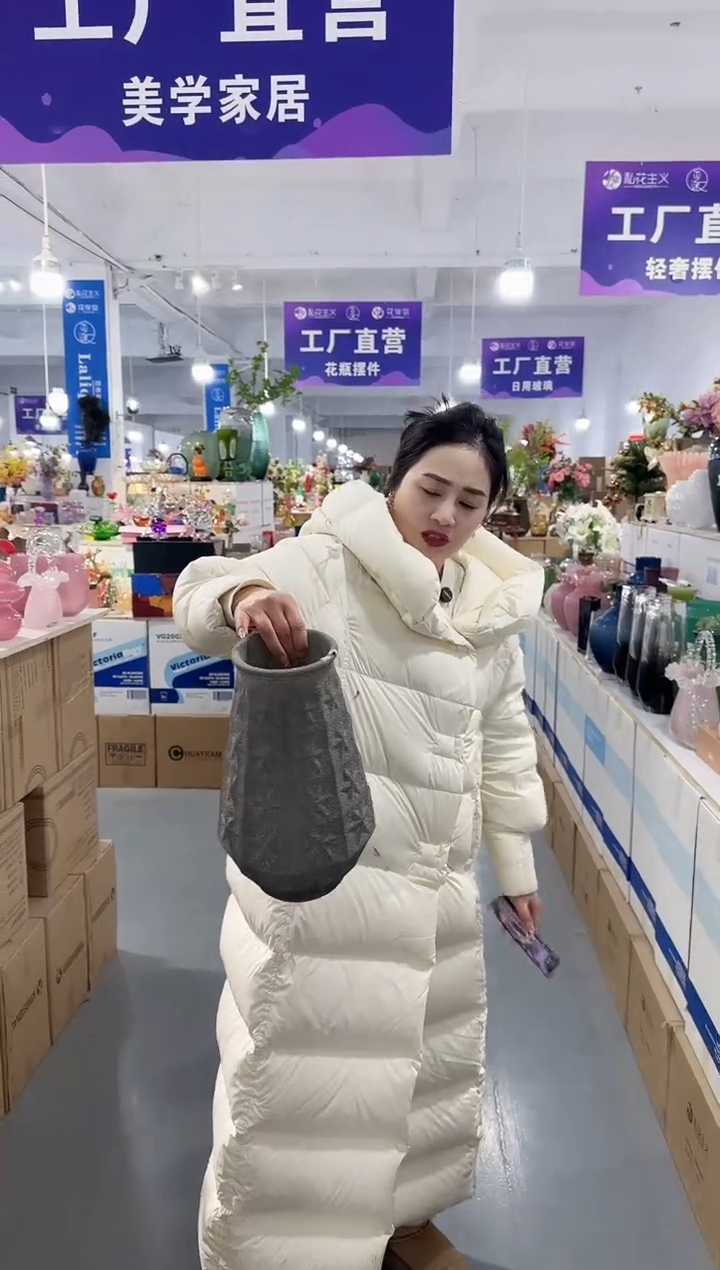 【闪购商品】玻璃安琪花瓶微瑕-QY5T