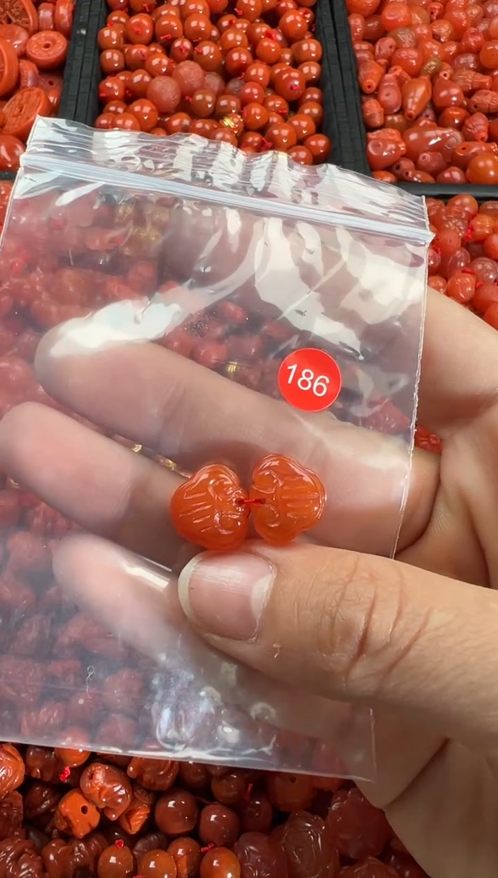 【闪购商品】南红玛瑙颈饰未镶嵌1