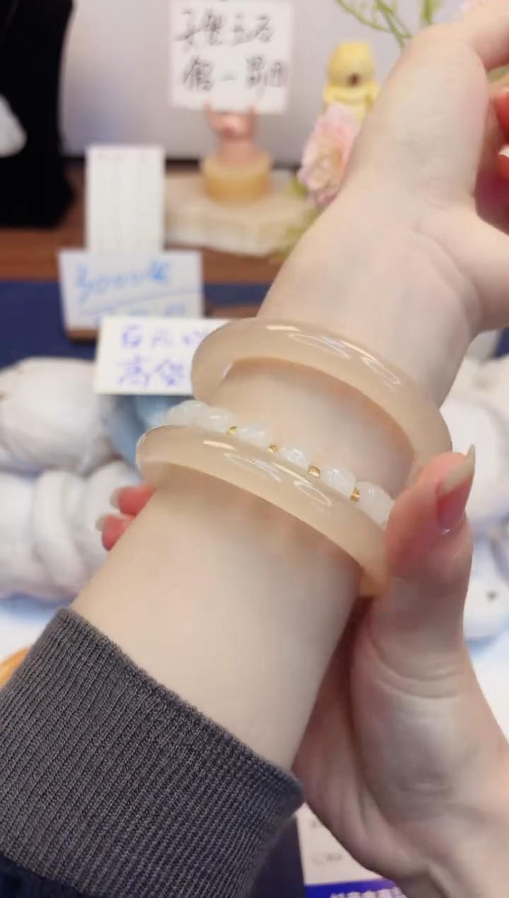 【闪购商品】石英质玉手镯未镶嵌80-美人条藕粉-圈口58