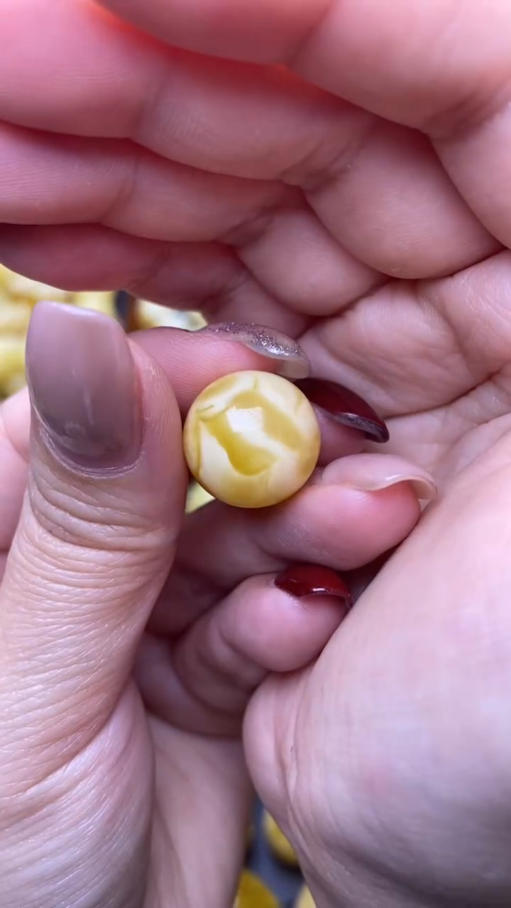 【闪购商品】琥珀裸石未镶嵌月.46