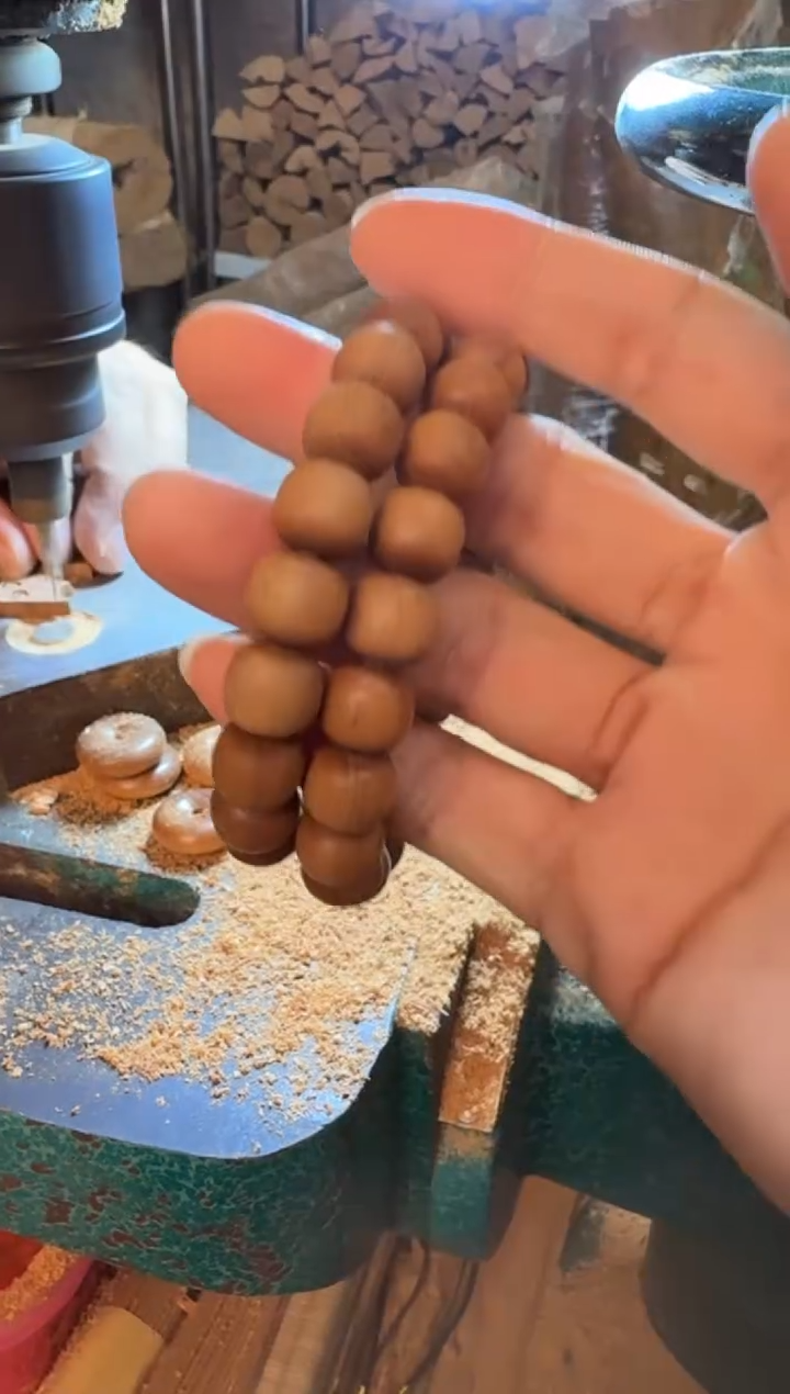 檀香木手串/手链有***人檀香王9x10手持