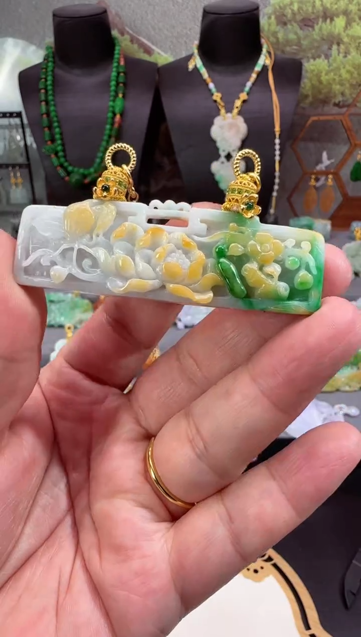 【闪购商品】翡翠颈饰未镶嵌牌子