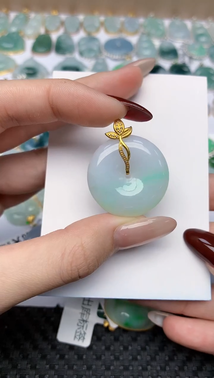 【闪购商品】翡翠颈饰18K金镶嵌天然翡翠a货