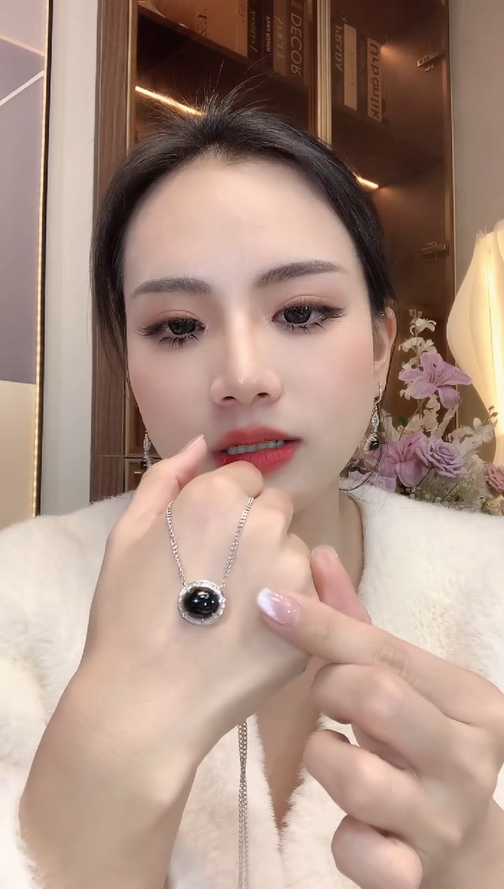 【闪购商品】翡翠套链18K金镶嵌D31一件