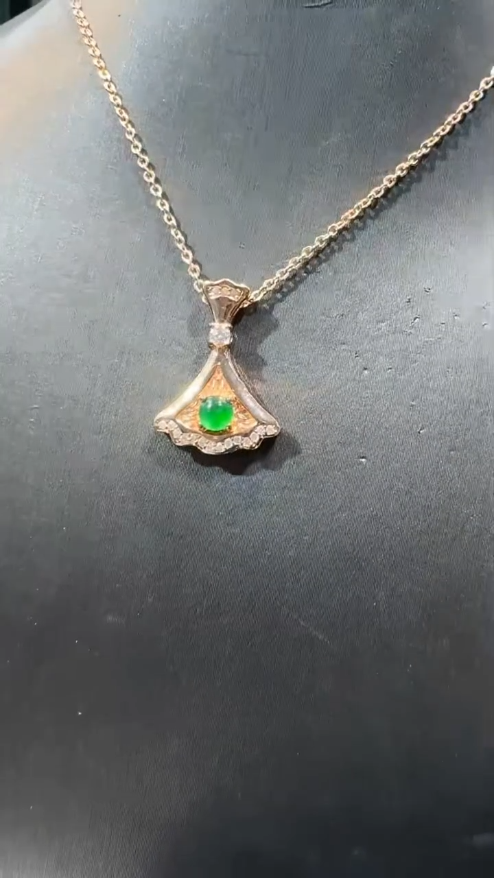 【闪购商品】翡翠吊坠(不含链)未镶嵌多样性发货其一不含链