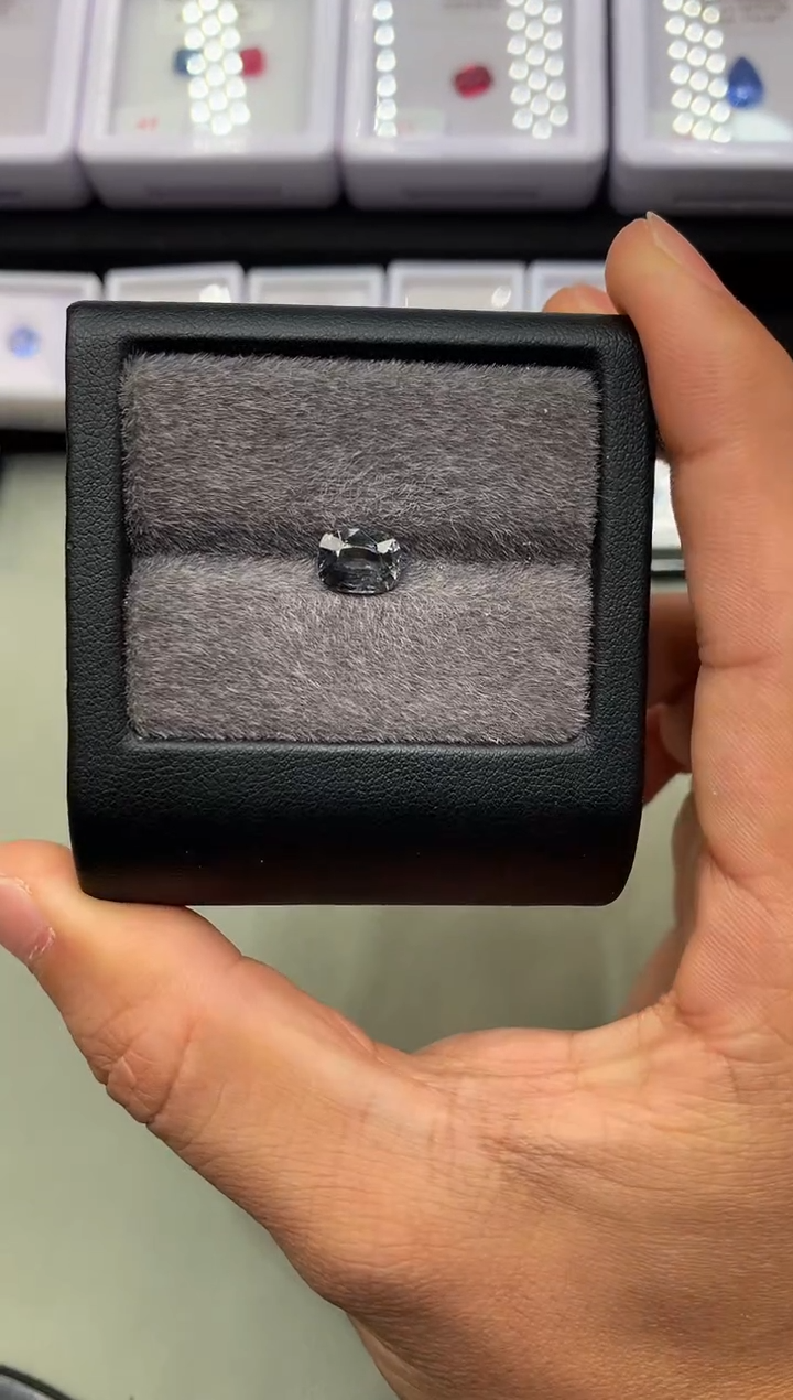 【闪购商品】定制尖晶石裸石未镶嵌枕型 金属灰色调尖晶石 1.94ct