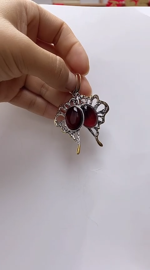 【闪购商品】琥珀裸石银S925镶嵌血珀耳坠