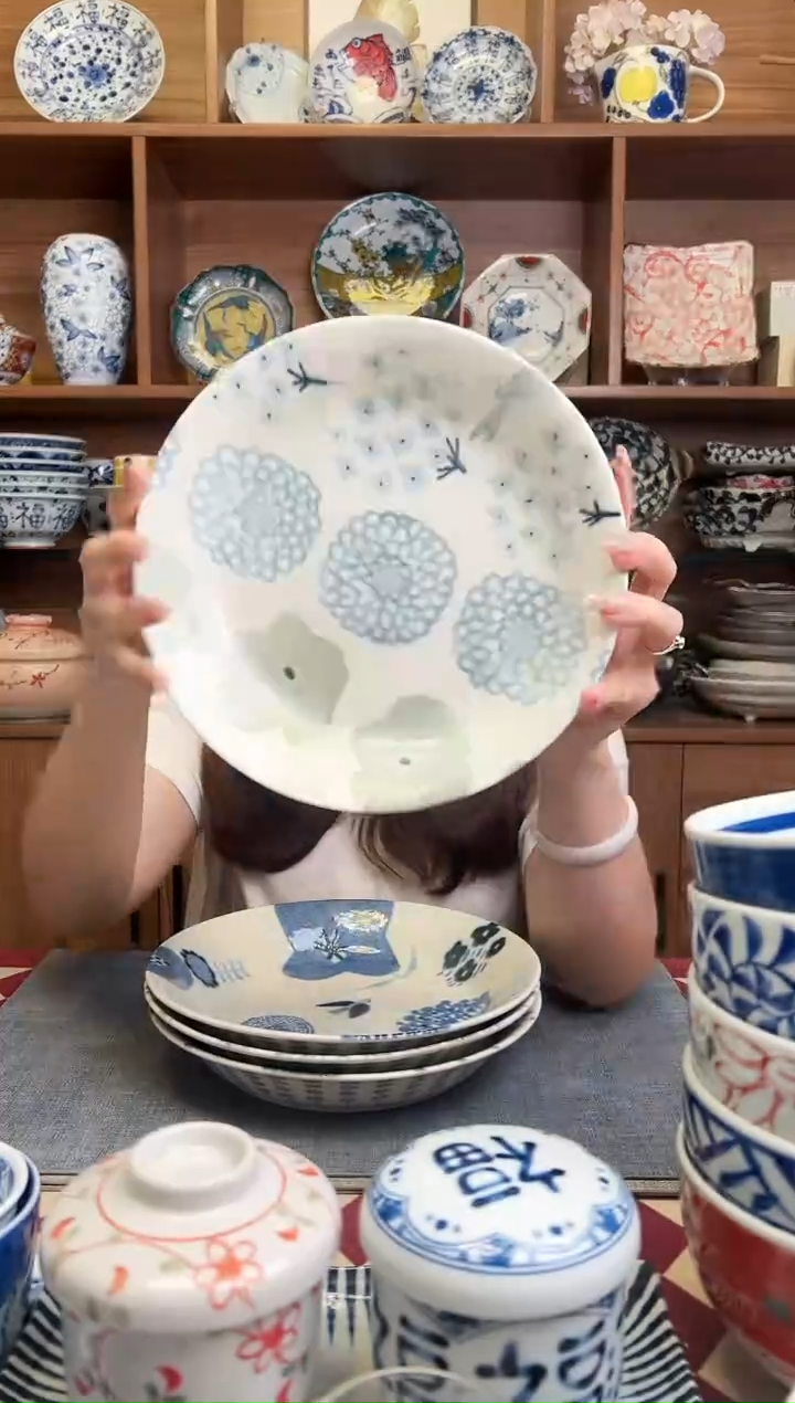 瓷片兔子圆舞曲8.5英寸深盘