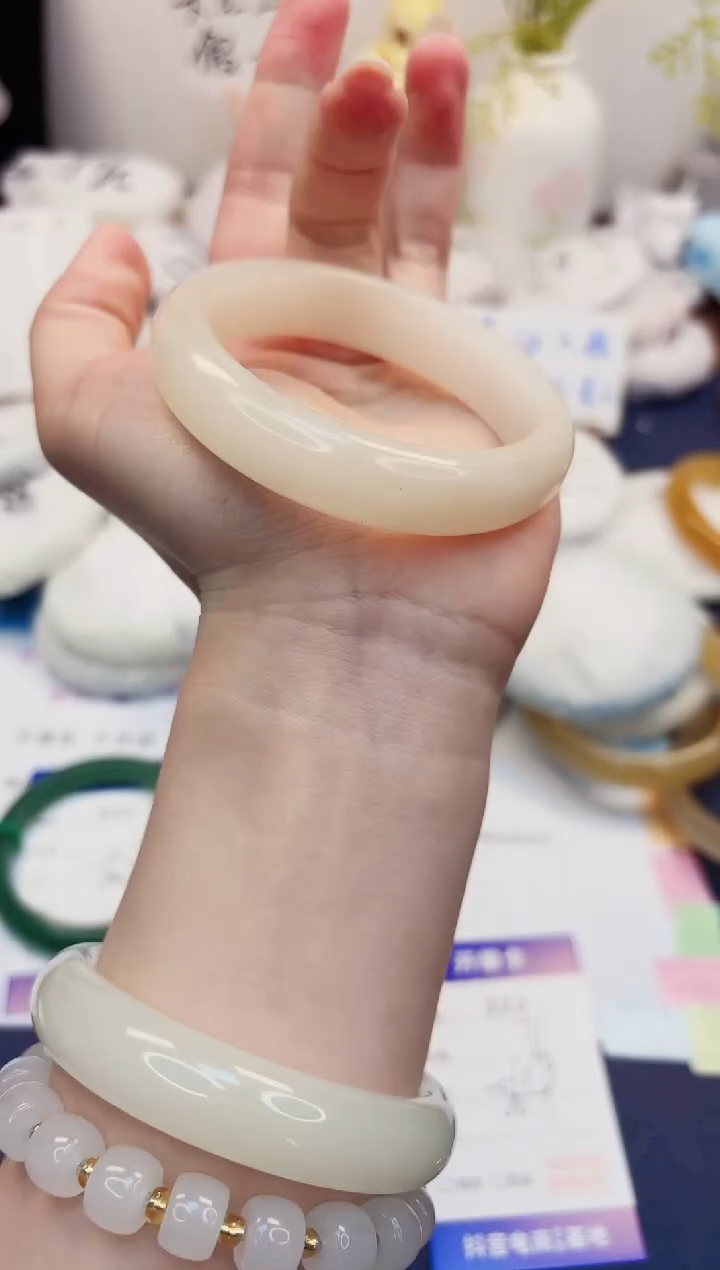 【闪购商品】石英质玉手镯未镶嵌223-财气镯-圈口56