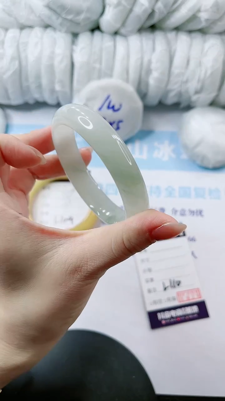 【闪购商品】石英质玉手镯未镶嵌多样性发货L110