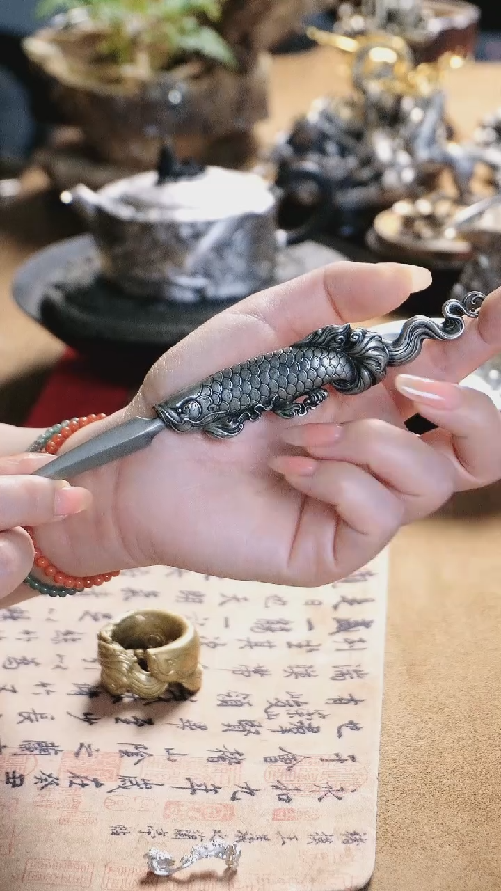 【闪购商品】复古白铜银色龙鱼设计