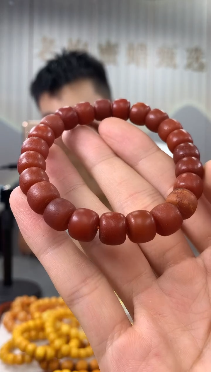 【闪购商品】琥珀裸石未镶嵌手串