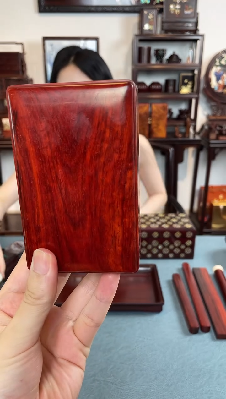 紫檀木类成套家具一木挖盒子