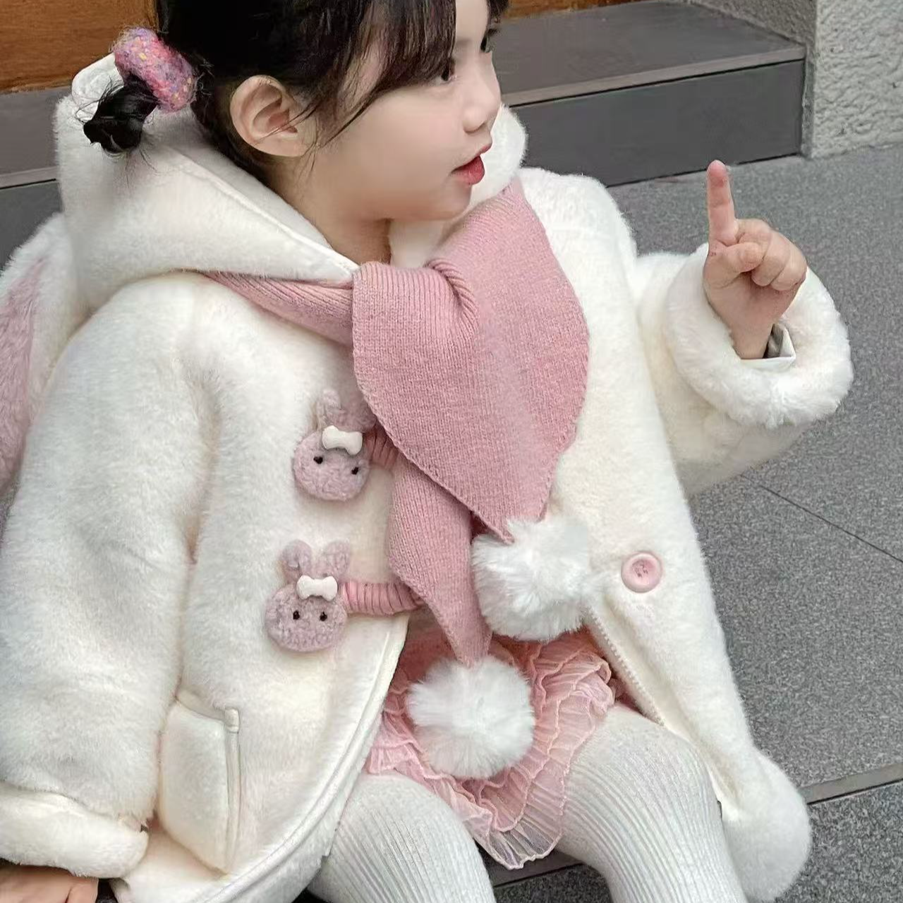 2025年女童洋气毛绒加厚韩版外套