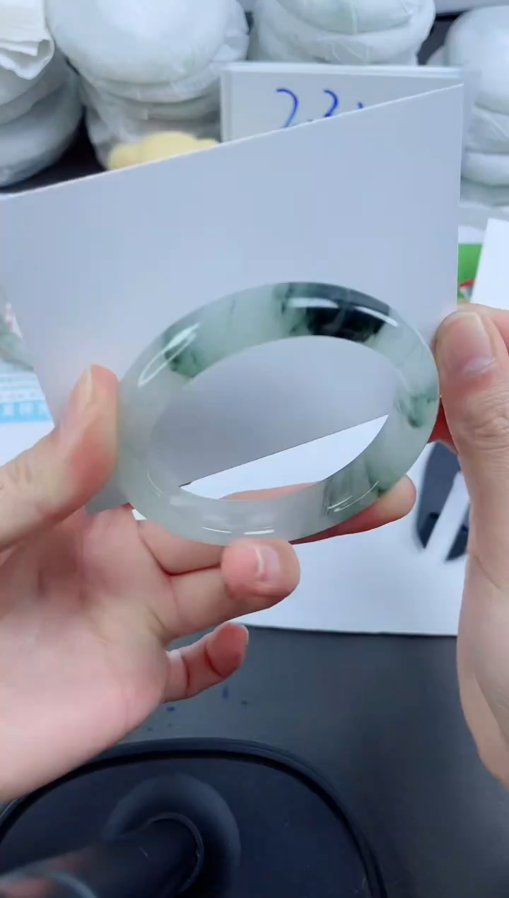 【闪购商品】石英质玉手镯未镶嵌166-54.4