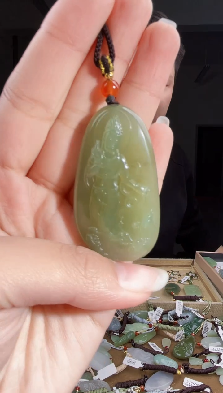 颈饰未镶嵌和田玉1