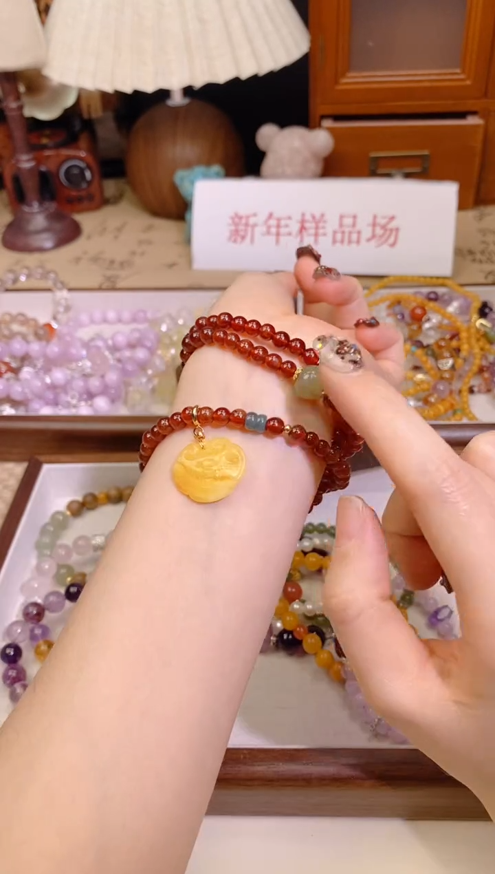 【闪购商品】石榴石（芬达石）手链未镶嵌266