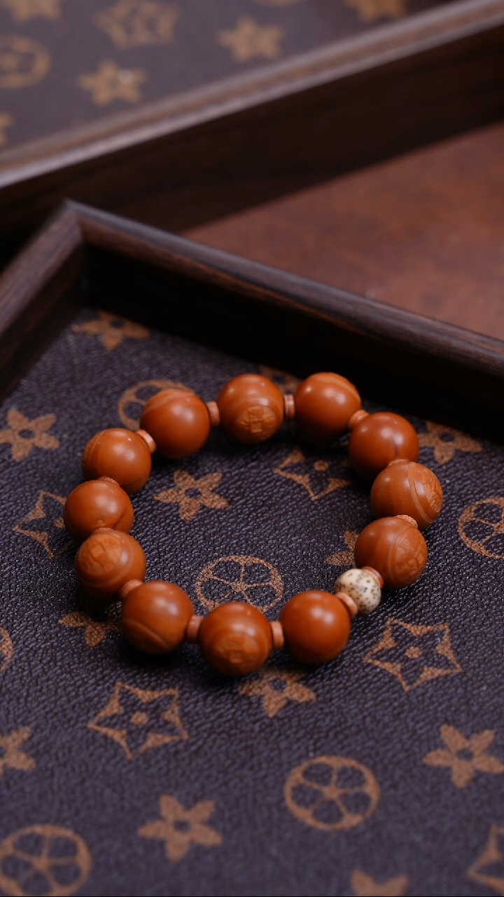 橄榄核吊坠苏工橄榄核