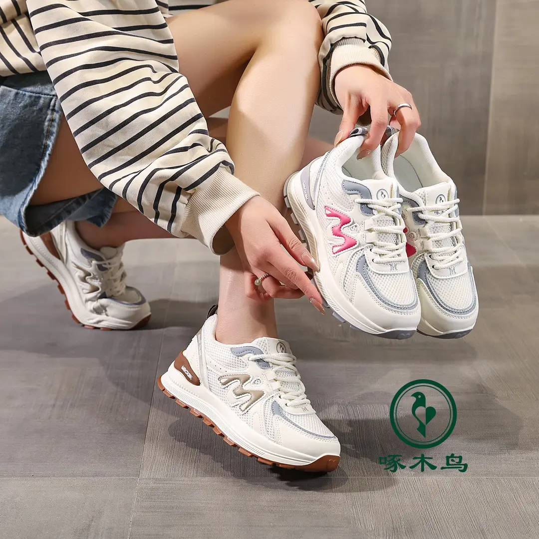 woodpecker/啄木鸟运动鞋女士2025新款鞋子女透气网面软底学生1