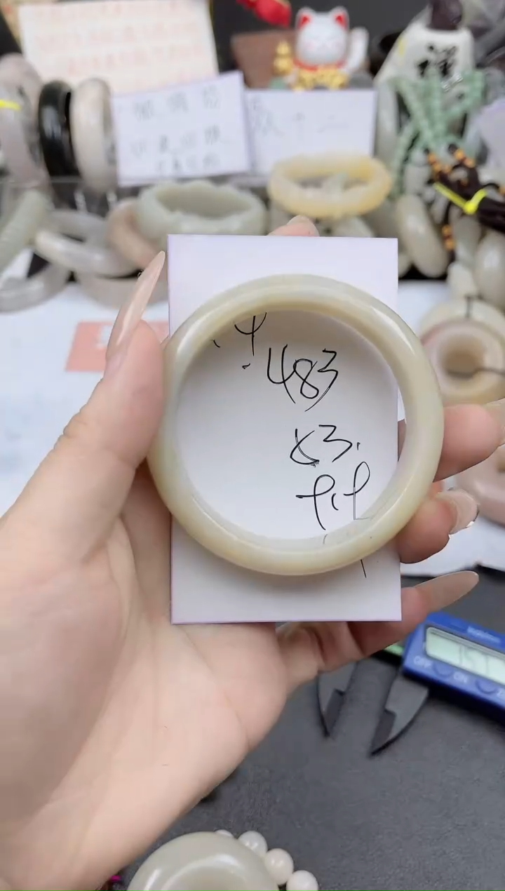 未镶嵌手镯石英质玉483