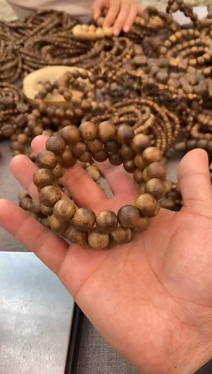 【闪购商品】沉香手串原色圆珠1.3单圈棋楠手串多样性发一