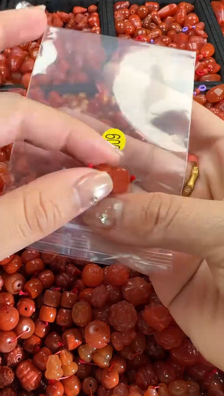 【闪购商品】南红玛瑙颈饰未镶嵌1