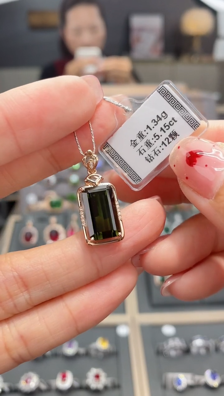 【闪购商品】碧玺颈饰18K金镶嵌5.15   