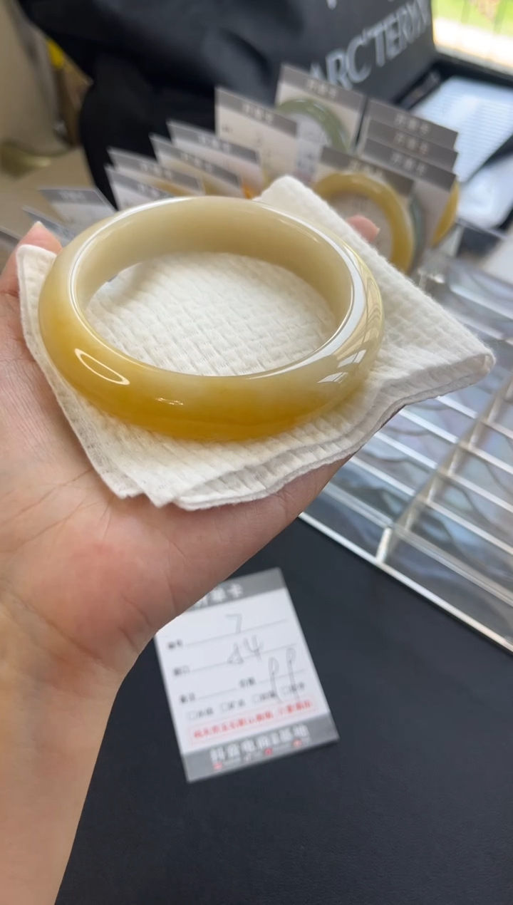 石英质玉手镯未镶嵌16-68.5