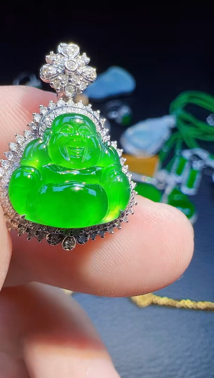 翡翠18K金镶嵌颈饰仙**️翡翠