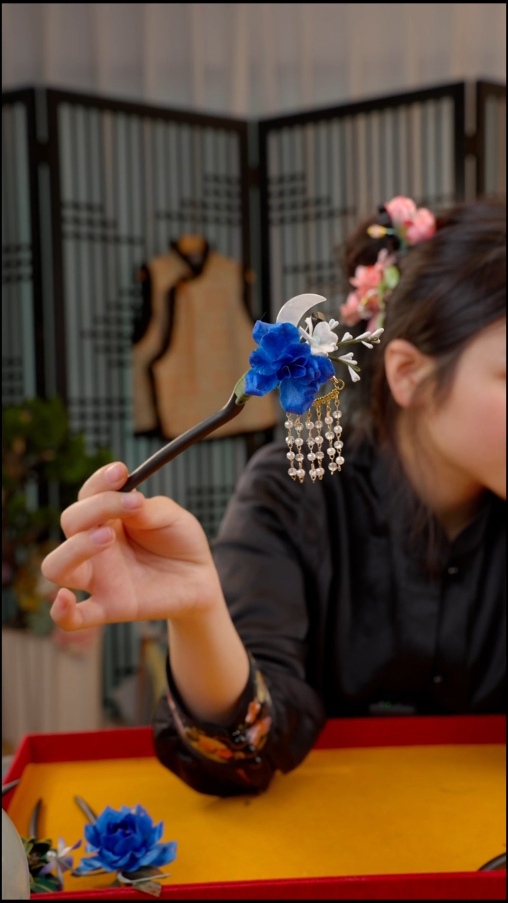 刺绣L****?非遗苏绣手工饰品