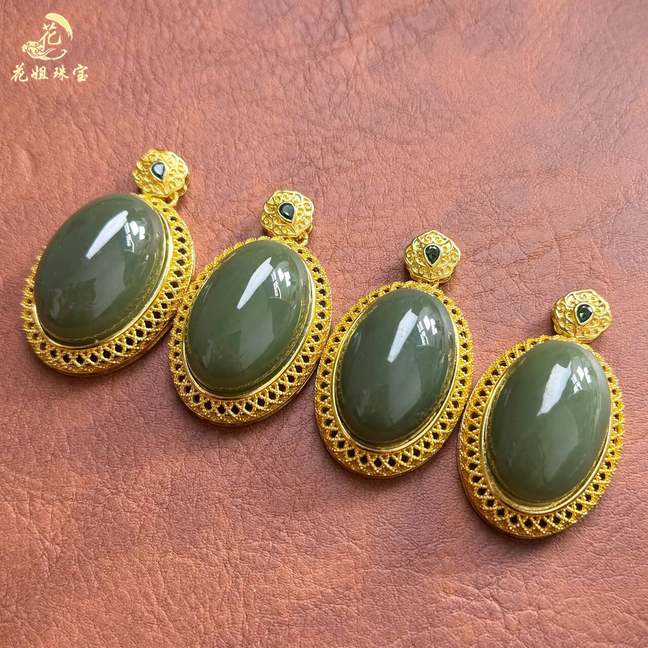 A76天然和田玉青黄口大蛋面吊坠29*19*11mm多样性发其一